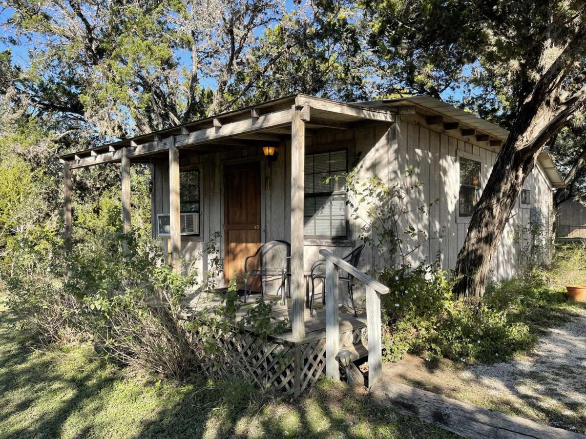 לינה וארוחת בוקר Tarpley West 1077 Guest Ranch - Retreat מראה חיצוני תמונה