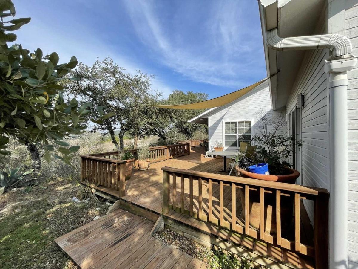 לינה וארוחת בוקר Tarpley West 1077 Guest Ranch - Retreat מראה חיצוני תמונה