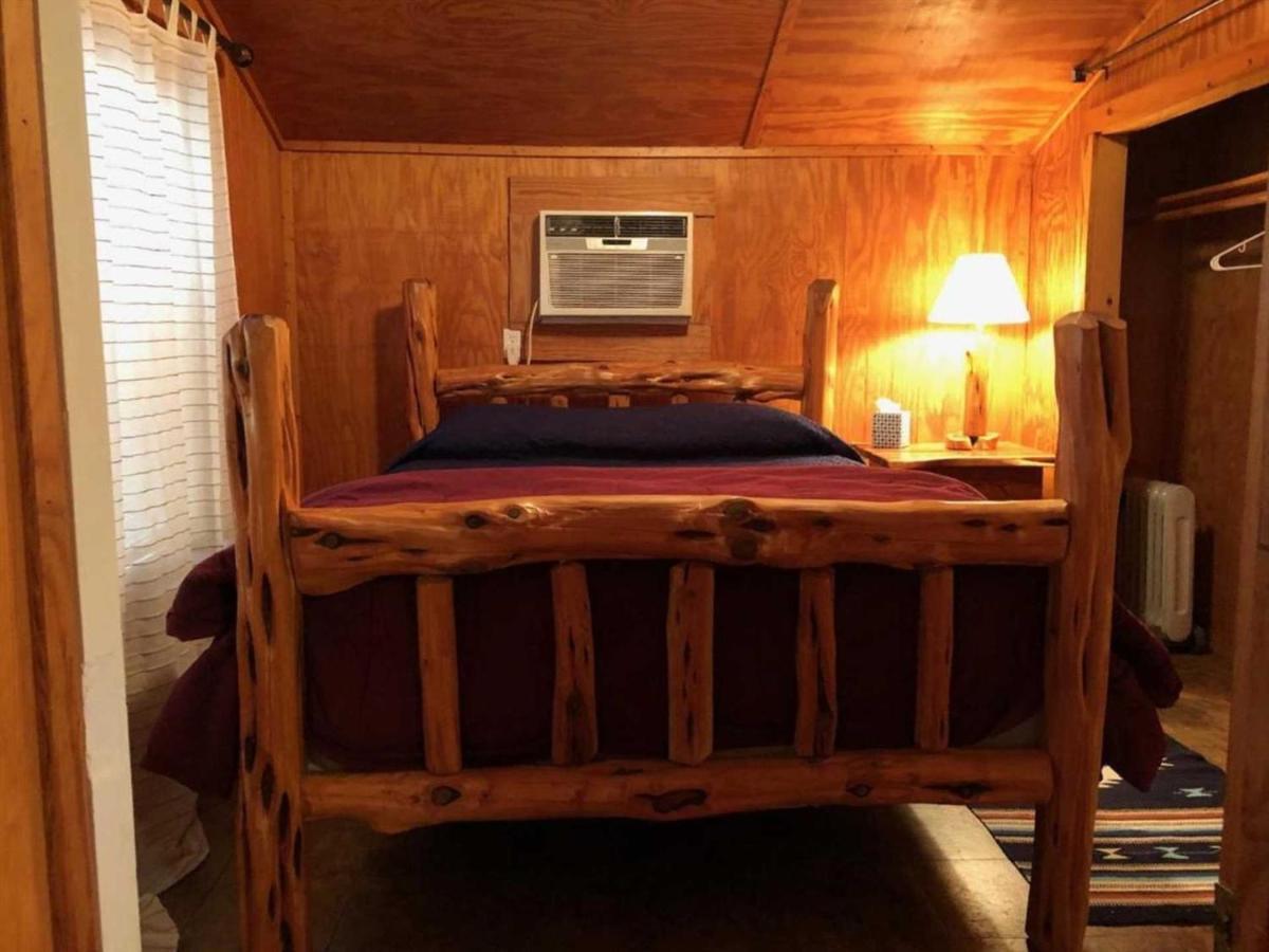 לינה וארוחת בוקר Tarpley West 1077 Guest Ranch - Retreat מראה חיצוני תמונה