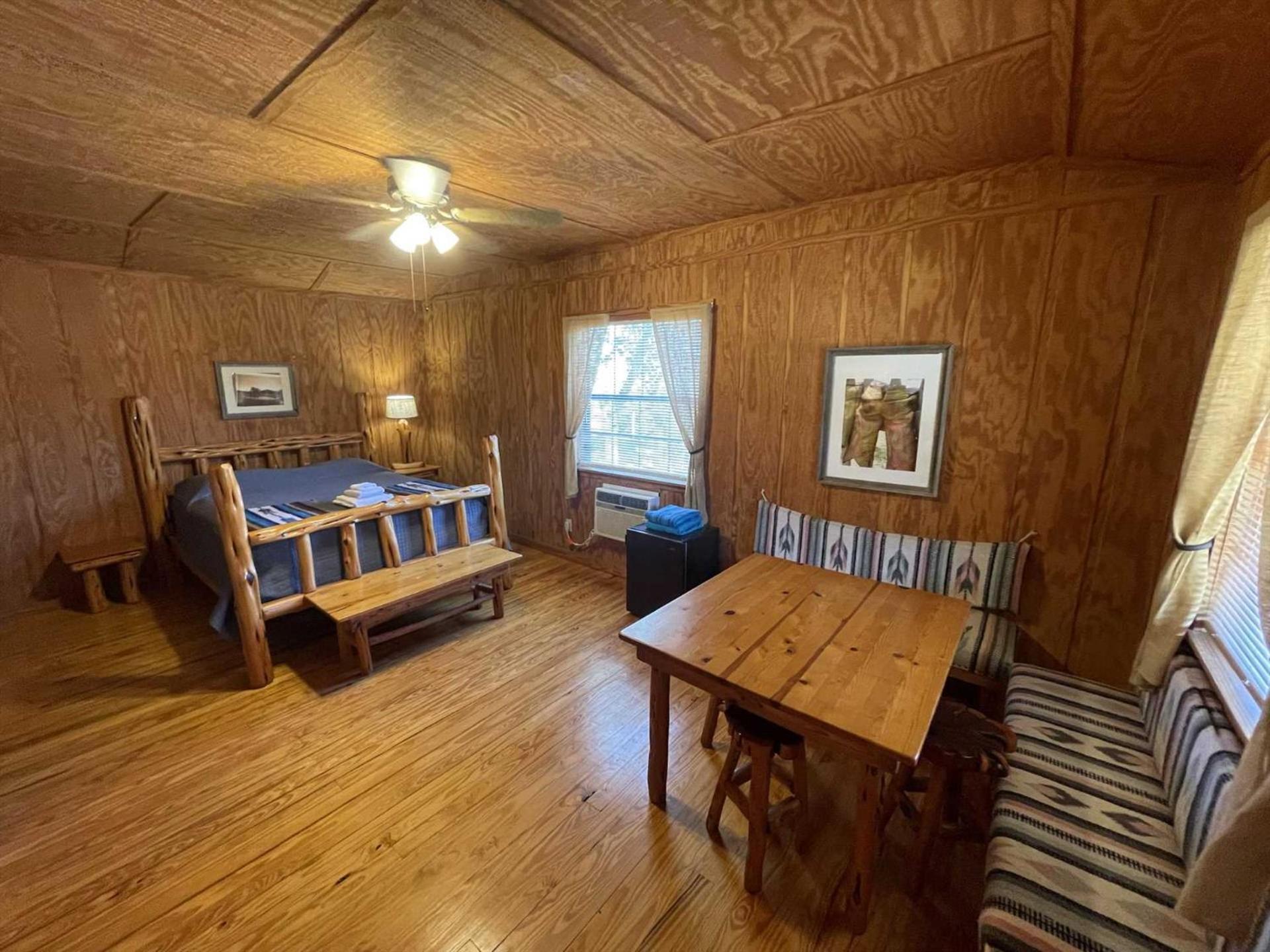 לינה וארוחת בוקר Tarpley West 1077 Guest Ranch - Retreat מראה חיצוני תמונה